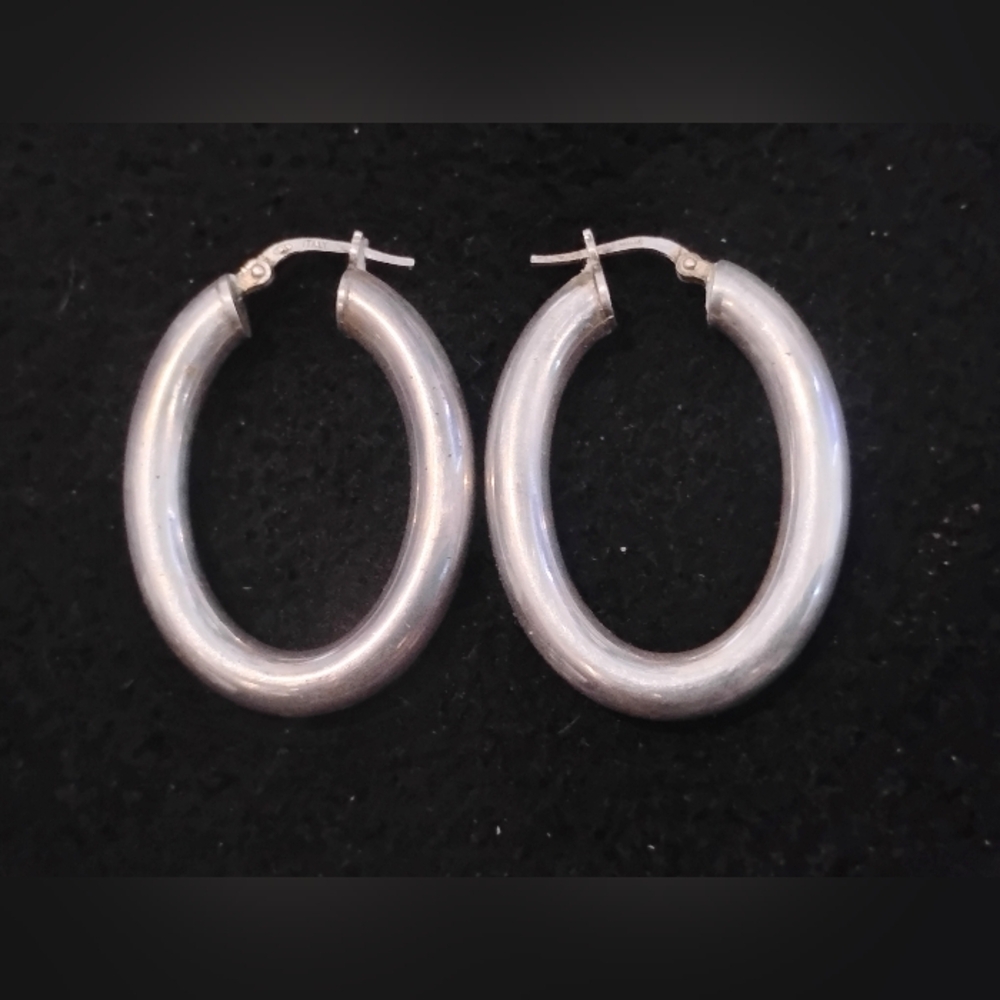 Sterling Silver Hollow Tube Oval Hoop Earrings - Picture 3 of 4